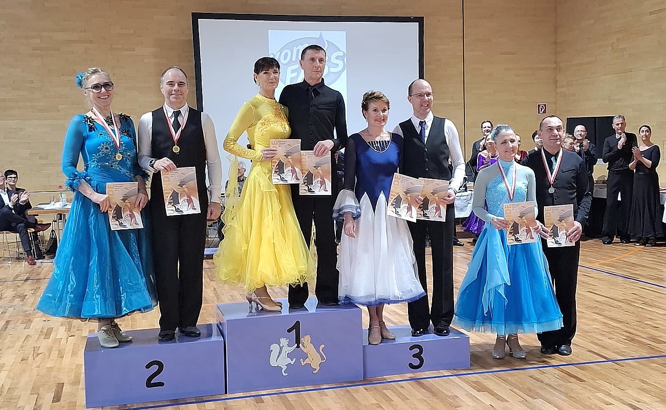 Podestbild mit Inge und Dietmar auf 2. Platz